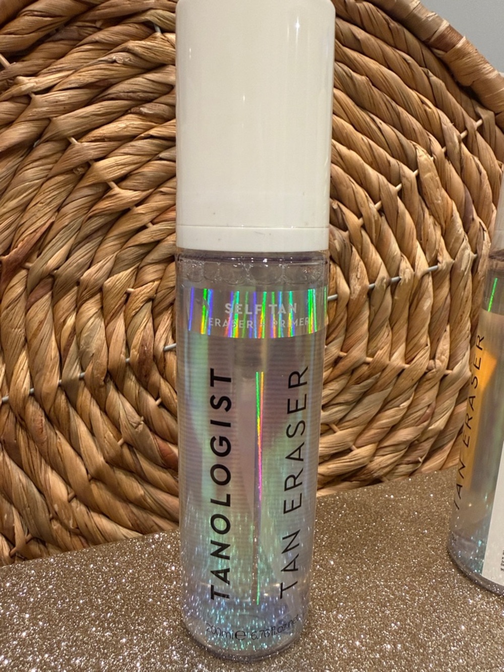 *NEW*6.76 oz* Tanologist Tan Eraser - Clear Foaming Cleanser (White)